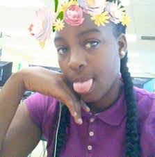 Ana Lucca's Instagram, Twitter & Facebook