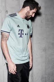 It shows all personal information about the players. Adidas Football Fc Bayern Munich 2019 Away Kit Hypebeast