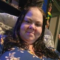 Holly Darrow's Instagram, Twitter & Facebook