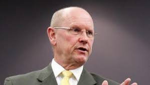 What are the top LCG administrators paid?