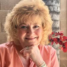 From Artisan Design Team member Christine Cabello  (@christinecabello_latortuescrap): For this project, I created a  scrapbooking layout