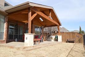 Our skylight ideas for a living room, bedroom, bathroom, kitchen, office or attic will inspire you for your. Garland Tx Patio Cover With Skylights And Custom Stone Kitchen Grill Area Rustikal Patio Dallas Von Archadeck Of Northeast Dallas