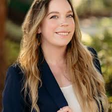 Nicole Bruns's Instagram, Twitter & Facebook