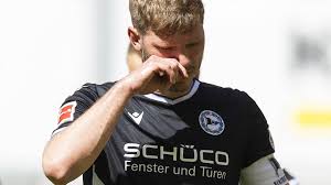 Check spelling or type a new query. Arminia Bielefeld Und Fabian Klos Bleiben In Der Bundesliga