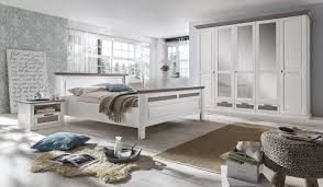 Die funktionelle ausrichtung zielt auf eine bequeme schlafstätte ab, die von zwei personen dauerhaft genutzt werden kann. Landhaus Schlafzimmer Komplett In Weiss Empinio24