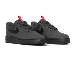 Air Force 1 07 Anthracite Black University Red Black Bq4326 001 Bruut Online Shop Sne Zapatos Deportivos De Moda Zapatillas Hombre Moda Zapatos Nike Hombre