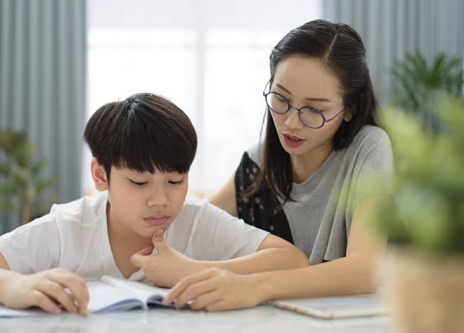 Áp lực học tập: Nguyên nhân & cách giúp trẻ biến áp lực thành động lực | SNA