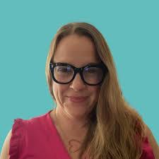 Noemi Reed's Instagram, Twitter & Facebook