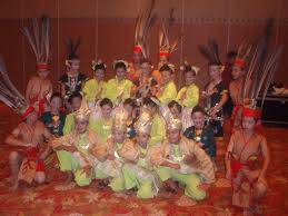 A.pengertian kebudayaan budaya adalah suatu cara hidup yang berkembang dan dimiliki bersama oleh sebuah kelompok orang dan diwariskan dari generasi ke generasi. Festival Kesenian Kanak Kanak