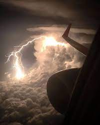 The Cumulonimbus Is A Dense Towering Vertical Cloud Forming From Water Vapor Carried By Powerful Upward Air Currents If In 2021 Cumulonimbus Cloud Clouds Real Photos