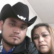 Listen to playlists featuring Oscar solis el panama wes by Irvin Perez  online for free