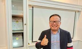 Wikipedia merupakan salah satu projek wikimedia foundation, inc. File Djoko Roespinoedji Ketua Yayasan Widyatama Jpg Wikimedia Commons