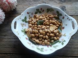 Check spelling or type a new query. Kacang Tanah Goreng Dengan Bawang Putih Azie Kitchen