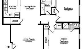 Two separate balconies make this a great two bedroom floorplan for people this layout puts the two bedrooms on opposite sides of the house but with only one bathroom. Two Bedroom Floor Plans House Plans 22631