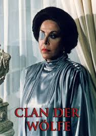 Cuna de lobos es una telenovela mexicana escrita por carlos olmos, producida y dirigida por carlos téllez y emitida originalmente por el canal de las estrellas de televisa entre 1986 y 1987. Cuna De Lobos Tvmaze