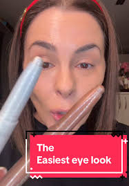 Easy 2 step eyeshadow #eyeshadow #eyeshadowtutorial #makeuptutorial  #easymakeup #makeupforbeginners #naturalmakeup #makeuptips  #matureskinmakeup #fyp