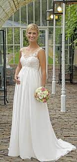 Hochzeit Zu Dritt Brautkleid Aus Der Kollektion 2018 Von Amelie Wedding Pregnant Hochzeitskleid Brau Brautkleid Schwanger Schwanger Hochzeit Brautkleid