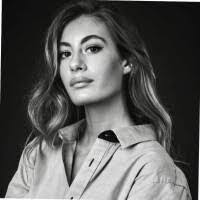 Claudia Martinelli's Instagram, Twitter & Facebook