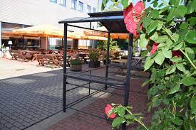 Astral inn hotel leipzig offers 105 accommodations with complimentary bottled water and hair dryers. Astral Inn Leipzig Hotel Restaurant Leipzig Aktualisierte Preise Fur 2021