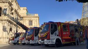 Maybe you would like to learn more about one of these? Bomberos De Sevilla Adquiere Tres Nuevos Vehiculos Disenados Y Fabricados Por Surtruck