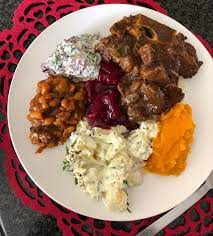 1 553 Likes 29 Comments Teamfunquleka Sisandasimoyi On Instagram Mcimbi Sunday Lunch Carb Heaven Sunday Lunch South African Recipes Lunch