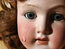 Ellen Hodson's Instagram, Twitter & Facebook