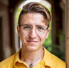 Nicholas Arias's Instagram, Twitter & Facebook