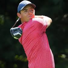 Rory Mcilroy Matches Tiger Woods With A 62 Of His Own The 2016 Fedex Cup Winner Made 10 Birdies And Two Bogeys To Si Rory Mcilroy Golf Outfit Latest Golf News
