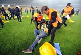 Son dakika spor ve transfer haberleri için a spor takip edin. Fenerbahce Fans Clash With Turkish Police Soccer News India Tv