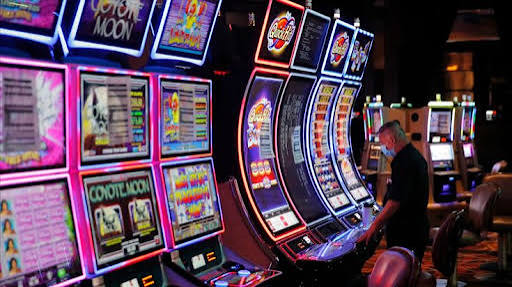 From Pixel Reels to Immersive Themes: The Evolution of Digital Slot Games — GameTyrant
