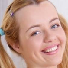 Sara Hilton — The Movie Database (TMDB)