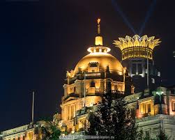 Our business network reaches across hong kong, mainland china and overseas, also stretches to united kingdom, the united states of america, shanghai and shenzhen, offering our customers comprehensive banking services with convenience. Photo Of Hong Kong And Shanghai Bank And Bund Financial Centre At Night The Bund Shanghai China