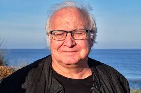 Ricard Ripoll: “Escrius en una llengua estrangera, que t'inventes a cada  llibre”