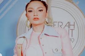 Chacha sherly eks trio macan meninggal usai mengalami kecelakaan. 4ephbttsfznkmm