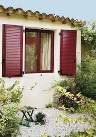 Sur mesure, nos volets battants et volet coulissants savent trouver place dans tous les habitats des plus traditionnels aux plus contemporains. Achat Volet Battant Et Persienne Nos Conseils Pour Bien Choisir Cote Maison