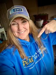 Audra Lynch (@afinesurface) · Instagram 照片和视频