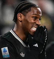 Ci mancano uomini così. Ci mancano signori così. Carlo Mazzone non era solo  un allenatore: era un pezzo di calcio vero, quello fatto di pancia, di  cuore, di rispetto. Un uomo che