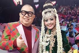 Kak ros rosalina musa berkomentar sambil nangis | da asia 4 malam ini (16/12/18) lembuutt.!! Rosalina Musa Berpakayan Seksi Rosalina Musa Kagumi Rhoma Lagunya Mengandung Nasehat Rosalinamusa Happyaja Musikindonesia Artiste