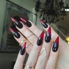 Black And Red Ombre Acrylic Nails Pin By Brelynmiranda On Everyone Has A Dark Side Goth Nails Claw Nails Designs Red Gel Nails