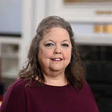 Tracy Buckman's Instagram, Twitter & Facebook