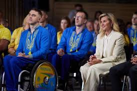 Xvi літні паралімпійські ігри — паралімпійські ігри, що пройдуть у токіо з 24 серпня по 5 вересня 2021 року. Volodimir Ta Olena Zelenski Proveli Ukrayinsku Zbirnu Na Paralimpijski Igri V Tokio Cherkaska Rajonna Administraciya