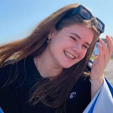 Celia Bartlett's Instagram, Twitter & Facebook