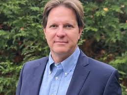 Bernardo Calvo's Instagram, Twitter & Facebook