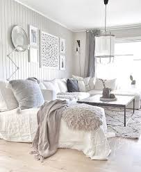 Utilizing white in your living room will be the best way to create clean and crisp lines. A White And Bright Theme Always Looks So Sleek Luxurious And Beautiful This Style Home Reminds Me Of A Coast Idee Deco Salon Decoration Interieure Deco Maison