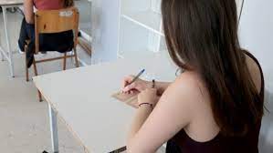 Έμφαση στη θέσπιση της ελάχιστης βάσης εισαγωγής έδωσε στην ομιλία του στη βουλή, υφυπουργός παιδείας άγγελος συρίγος. Panellhnies 2021 Oles Oi Baseis Eisagwghs Sta Panepisthmia Skai