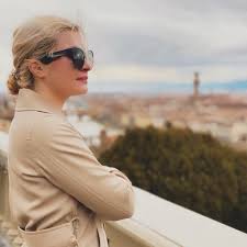 Μπορεί, λοιπόν, η alessia demetz να αποφάσισε να διαγράψει το κοινό στιγμιότυπο με τον αλέξη παππά, ωστόσο ο ίδιος εξακολουθεί να έχει στον λογαριασμό του την εν λόγω φωτογραφία. Survivor Ta3idia Kai Akriba Aytokinhta H Xlidath Zwh Ths Syntrofoy Toy Ale3h Pappa In Gr