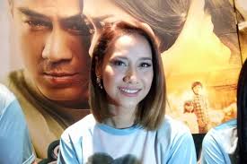 The film stars dinda hauw and alex komang, it follows a young girl's struggle with cancer. Mengenal Ketulusan Cinta Lewat Surat Kecil Untuk Tuhan Halaman All Kompas Com