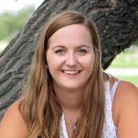 Holly Dick's Instagram, Twitter & Facebook