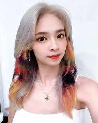 我⁣⁣⁣的神隊友⁣⁣ 東區甲級設計師@benson.wen.3 真的是不斷的刷新我的底線啊！！！⁣ （心臟越來越大顆了😆） ⁣  但成品又酷又帥還很美⁣ 這個大工程花的時間值啊😍⁣ ⁣ 春天的🌈⁣ 獨角獸🦄⁣ ——————————————————————⁣⁣⁣⁣ ⁣⁣🈯️  Johnny ⁣⁣⁣⁣⁣ 💈 Inner H Salon⁣⁣⁣ 台北市大安區 ...