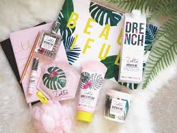 The latest comeback features vlogger zoella's popular beauty collection, which includes everything from beautiful bath bombs to makeup bags, hand cream to keep you moisturized during the winter. Zoella Beauty Splash Botanics Range Emma Mumford